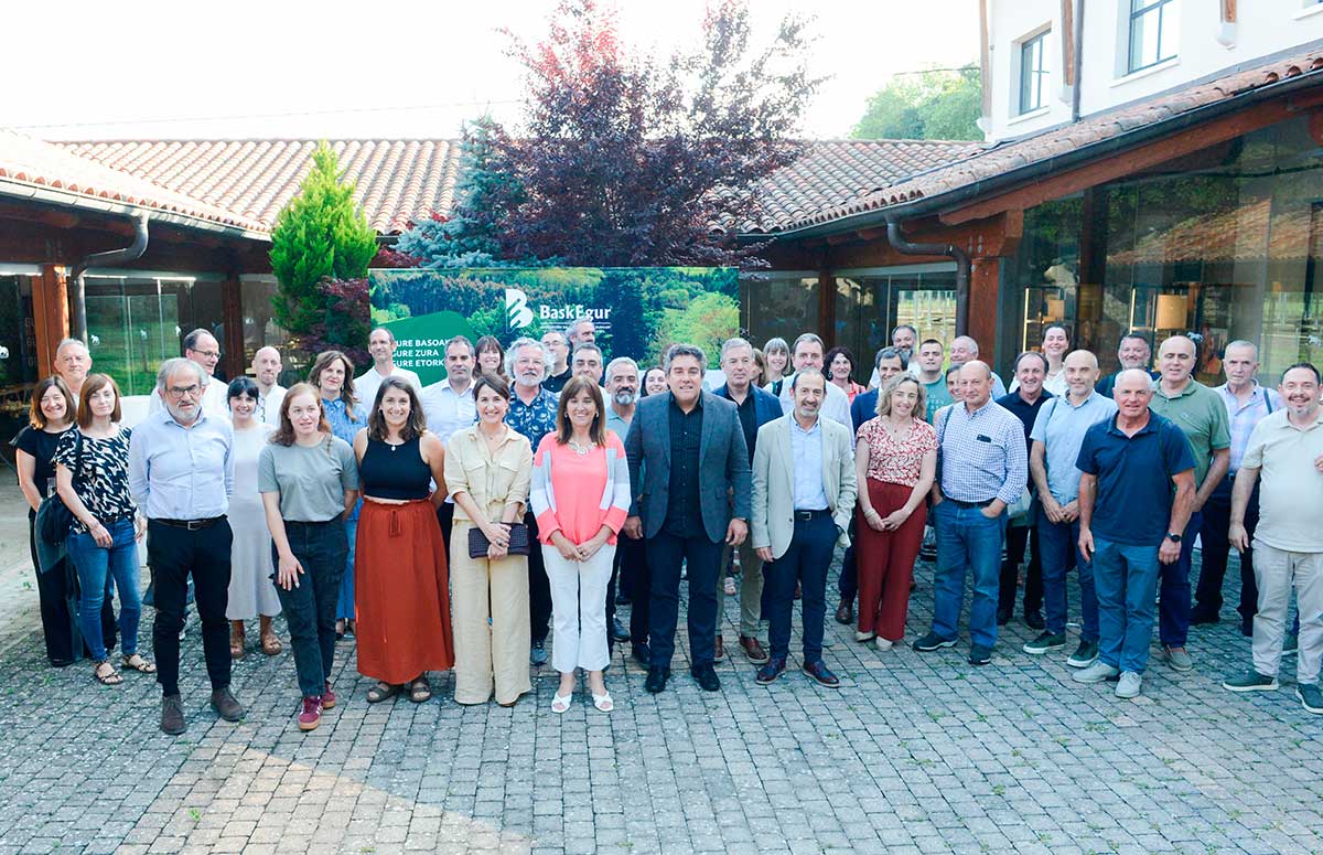 unemadera's tweet image. 🌲 El 26 de junio se celebró el #BaskegurEguna2025 en Arkaute.
🪵 Con Laura Vallejo y Iratxe Zorrakino hablando de digitalización, futuro y el papel de las mujeres.
🔬 Se anunció una nueva Unidad Forestal de @neiker_brta y @hazifundazioa.
👏 Zorionak @Baskegur