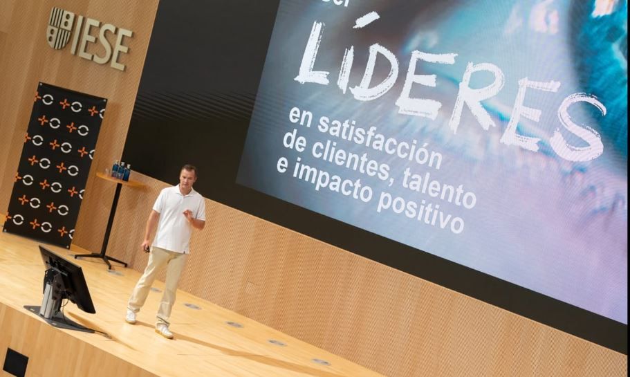 .<a href="/MASORANGE_ES/">MasOrange</a>:𝙏𝙧𝙪𝙨𝙩, 𝙘𝙡𝙖𝙧𝙞𝙩𝙮 &amp; 𝙨𝙥𝙚𝙚𝙙
Ayer tuvimos una sesión de trabajo para compartir avances y enfatizar algunas bases de nuestra cultura
"MasOrange, One Company": confianza, transparencia y velocidad para un sector clave para España y Europa ¡Vamos equipo! 🤙