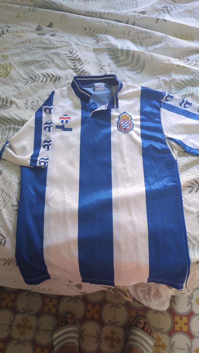 oriolpafi's tweet photo. Va ser la meva 1a samarreta, i ara la compraré amb màniga llarga. #rcde https://t.co/jSLQhif0kC