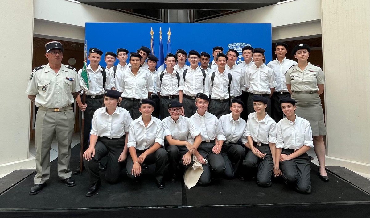 519eRt's tweet image. Retour en images sur la remise de diplômes des cadets de La Défense du Var mercredi à Toulon #lienarmeenation #cadetsdeladefense #519ert