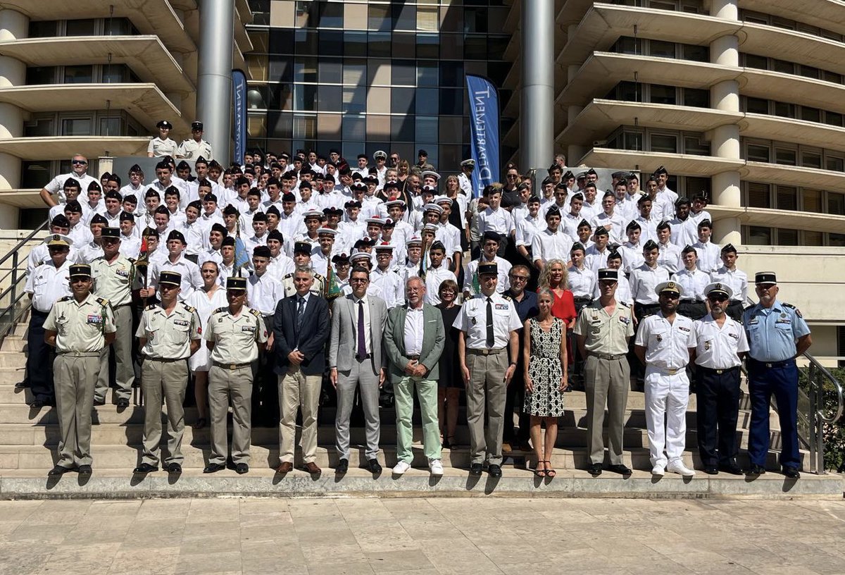 519eRt's tweet image. Retour en images sur la remise de diplômes des cadets de La Défense du Var mercredi à Toulon #lienarmeenation #cadetsdeladefense #519ert