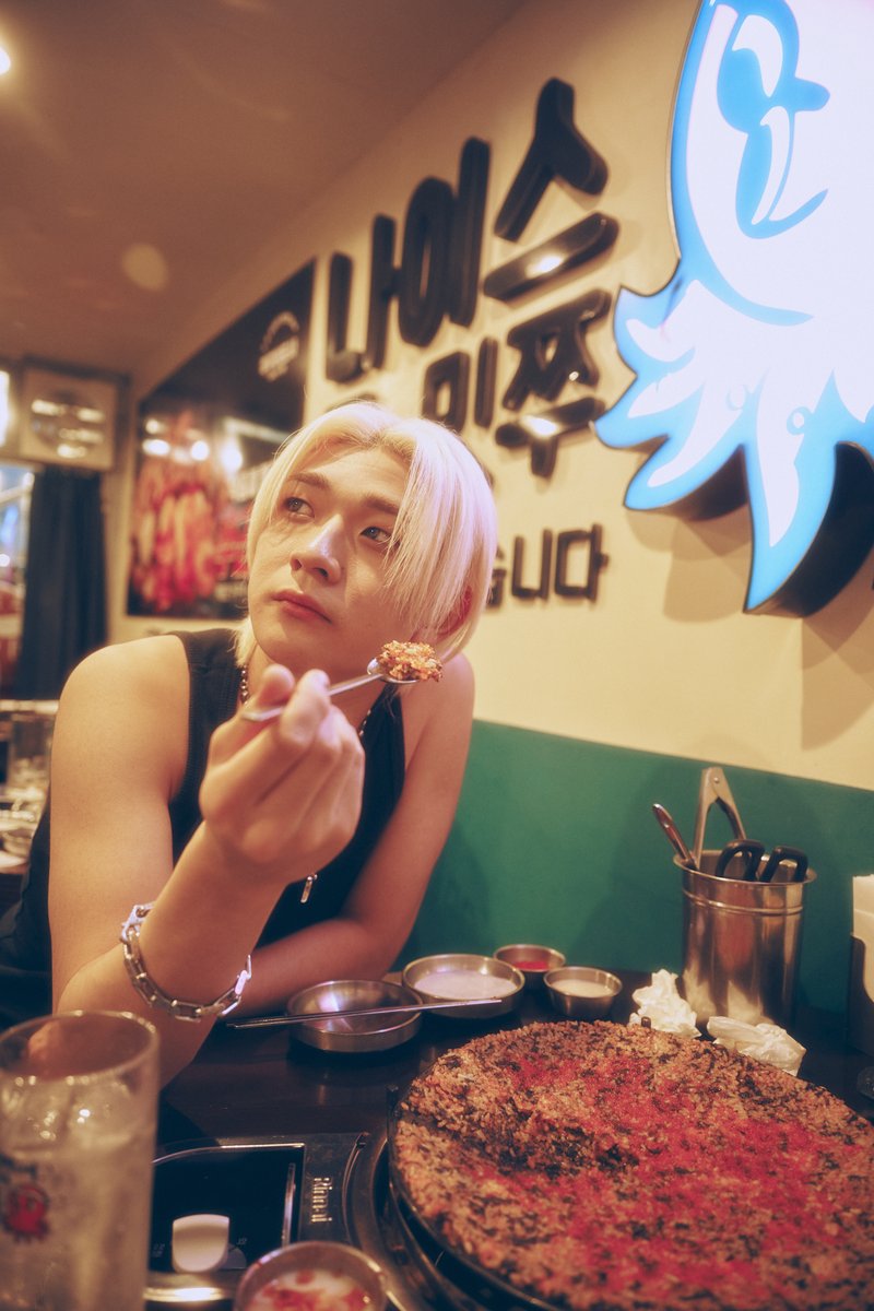 store.byakuya-shobo.co.jp/shopdetail/000…

#edhiiiboi  #雑誌butter02