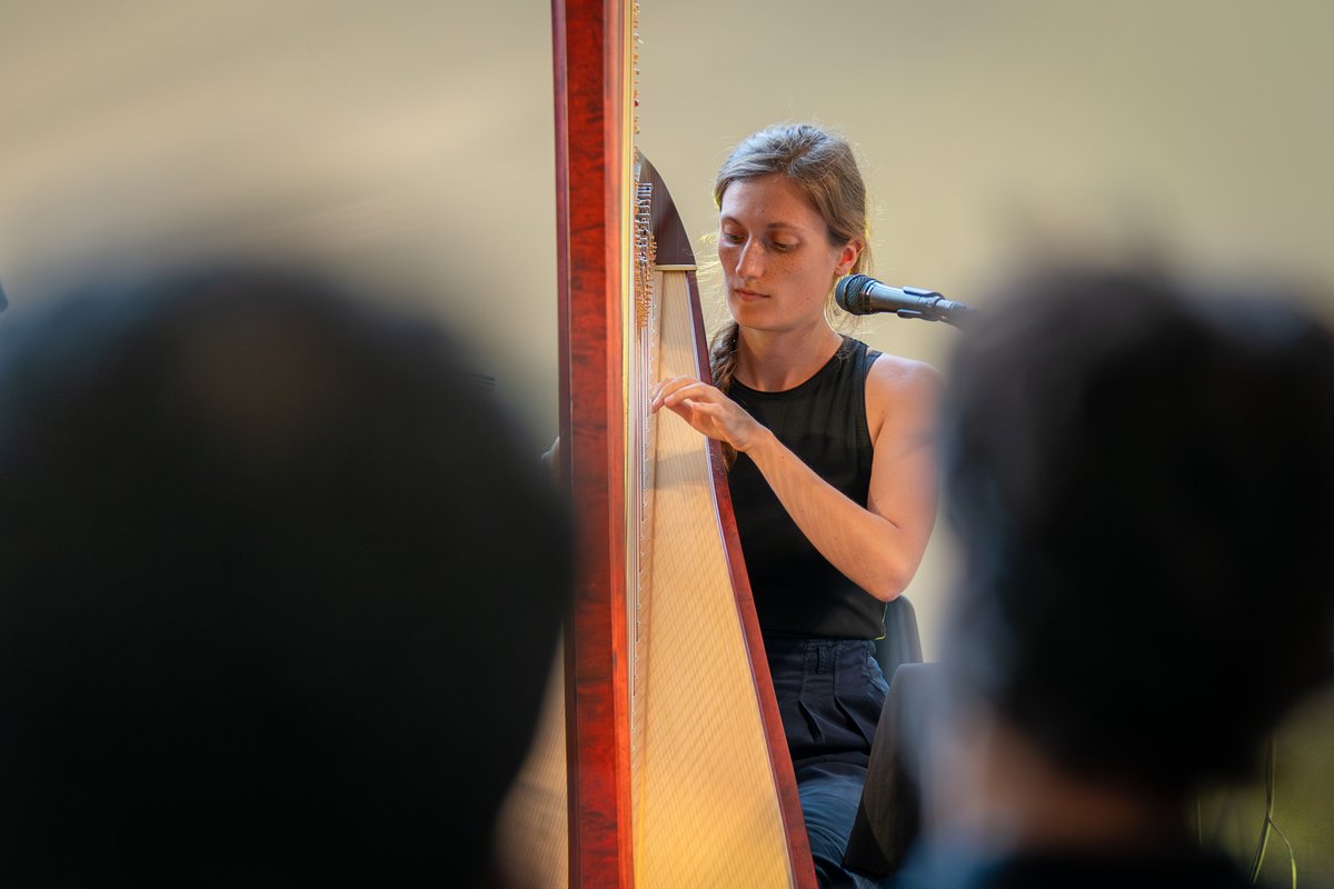 Eufònic (@eufonic_fest) on Twitter photo Ahir vam obrir el Pòrtic posant-hi el cos amb Joana Capella i deixant-nos portar per l’arpa i el piano de Bianca Steck al meravellós espai del <a href="/MuseudeTortosa/">Museu de Tortosa</a>
#Eufònic2025 Ahir vam obrir el Pòrtic posant-hi el cos amb Joana Capella i deixant-nos portar per l’arpa i el piano de Bianca Steck al meravellós espai del <a href="/MuseudeTortosa/">Museu de Tortosa</a>
#Eufònic2025