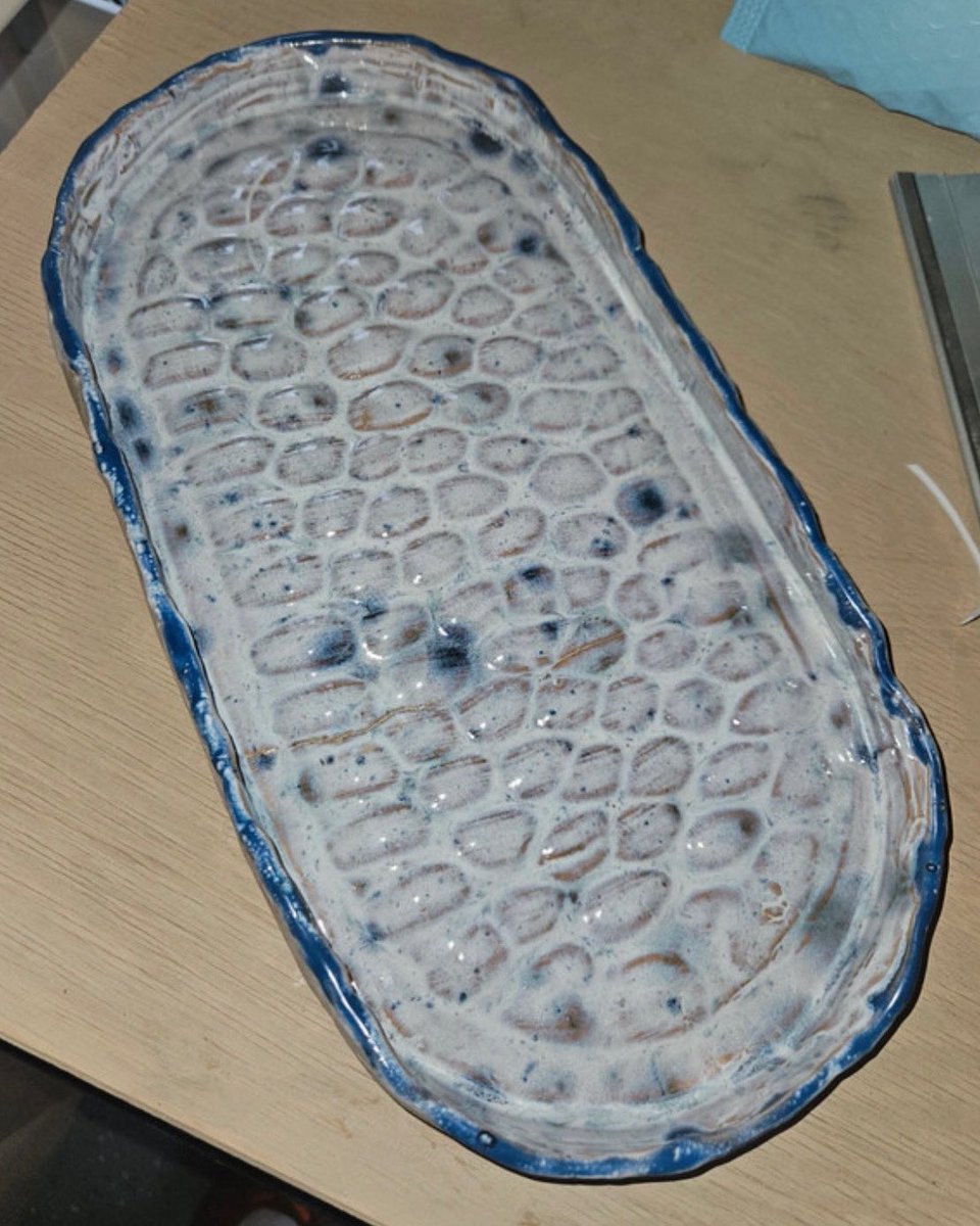 redravenbazaar's tweet image. One-of-a-kind meets second-hand. This hand-built artis’s bowl brings quiet character to any table. Unique, minimal, timeless. Link in bio 👆🏻

vinted.nl/items/61081394…

#homedecor #secondhandfinds #ceramicbowl #minimalstyle #artisanmade