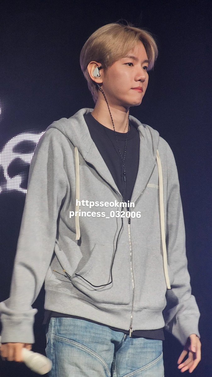 httpsseokmin's tweet image. 백현 오빠 사랑해 &amp;lt;3
baekhyun i love you !!

#BAEKHYUNinOAKLAND #REVERIEinOAKLAND #BAEKHYUN