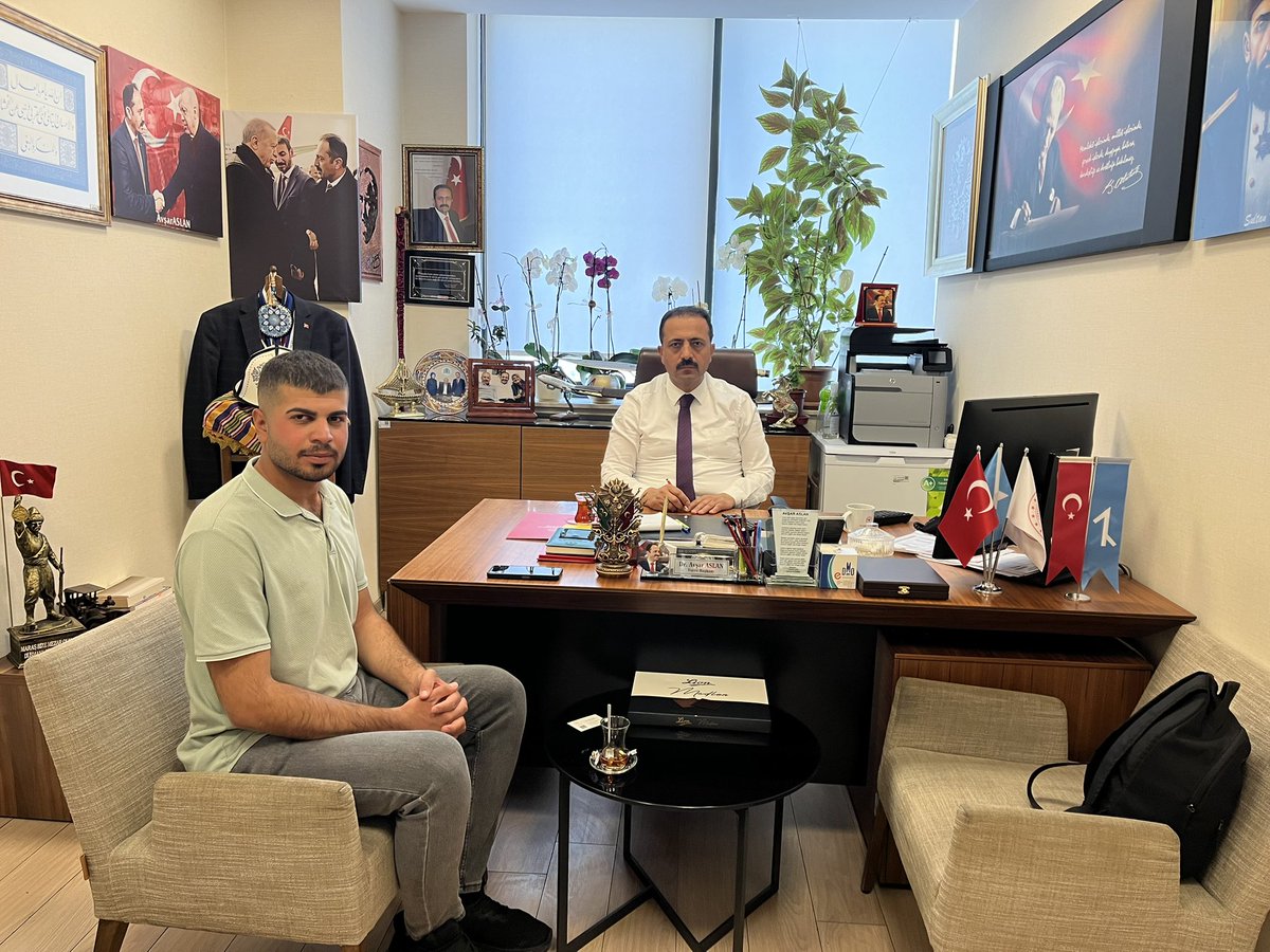 Kayseri Yahyalı İlçesi Yerköy Mahallesinden ziyaretimize gelen Sn Muhammed Doğan beyin nazik ziyaretinden dolayı teşekkür eder, genç kardeşlerimize başarılar dilerim💐🇹🇷

#Kayseri #Yahyalı #Yerköy #Ankara #sağlıkbakanlığı #cumamızmübarekolsun