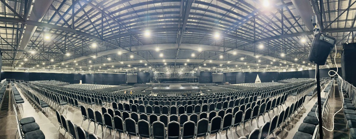 Hello guys! Sa mga gusto po manood sa SG, targetin niyo yung Gold Section 208 kasi tapat yan ng stage sa elevated area.  Parang Patron sa Araneta yan. Next ay 209 and 207. Pag nag video kayo, kitang kita ang ganap sa stage!

🎟️ 𝐆𝐄𝐍𝐄𝐑𝐀𝐋 𝐎𝐍𝐒𝐀𝐋𝐄:
Gold $198, Silver $178,