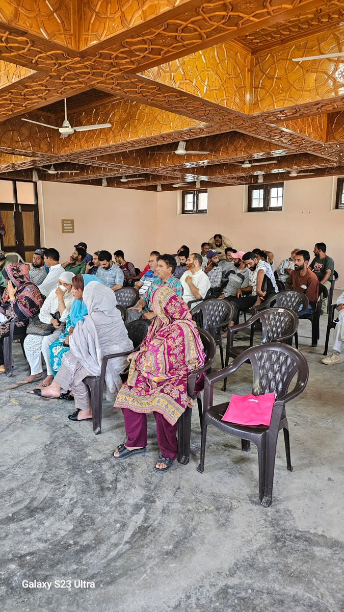 SMC_Srinagar's tweet photo. 📢 PMAY-U 2.0 Awareness Camp
📍 Ward No. 32, Baghat
🗓️ Join us for on-spot title verification, income certificate & more!
📣 Organized in collaboration with Revenue Dept.
✅ Avail benefits under PMAY-Urban 2.0
#PMAYU #SMC #HousingForAll #UrbanDevelopment #Baghat #JammuAndKashmir https://t.co/t57rOxREBc