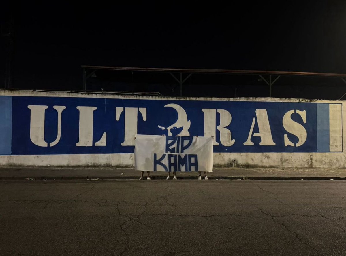AUTEUIL1991's tweet image. Grazie ai fratelli di Napoli 💙 RIP KAMA