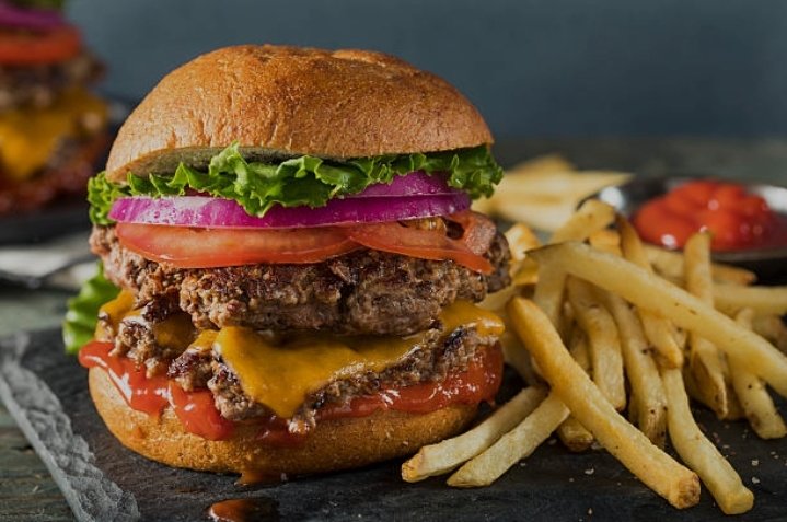 TheMacosGrills's tweet image. 🍔✨ Dive into the juiciest, tastiest burgers in town at Macos Grills! Our highly-rated creations are crafted to perfection, guaranteed to satisfy your cravings. Don’t miss out on the burger experience everyone is raving about! 😋🔥 #BurgerHeaven #MacosGrills