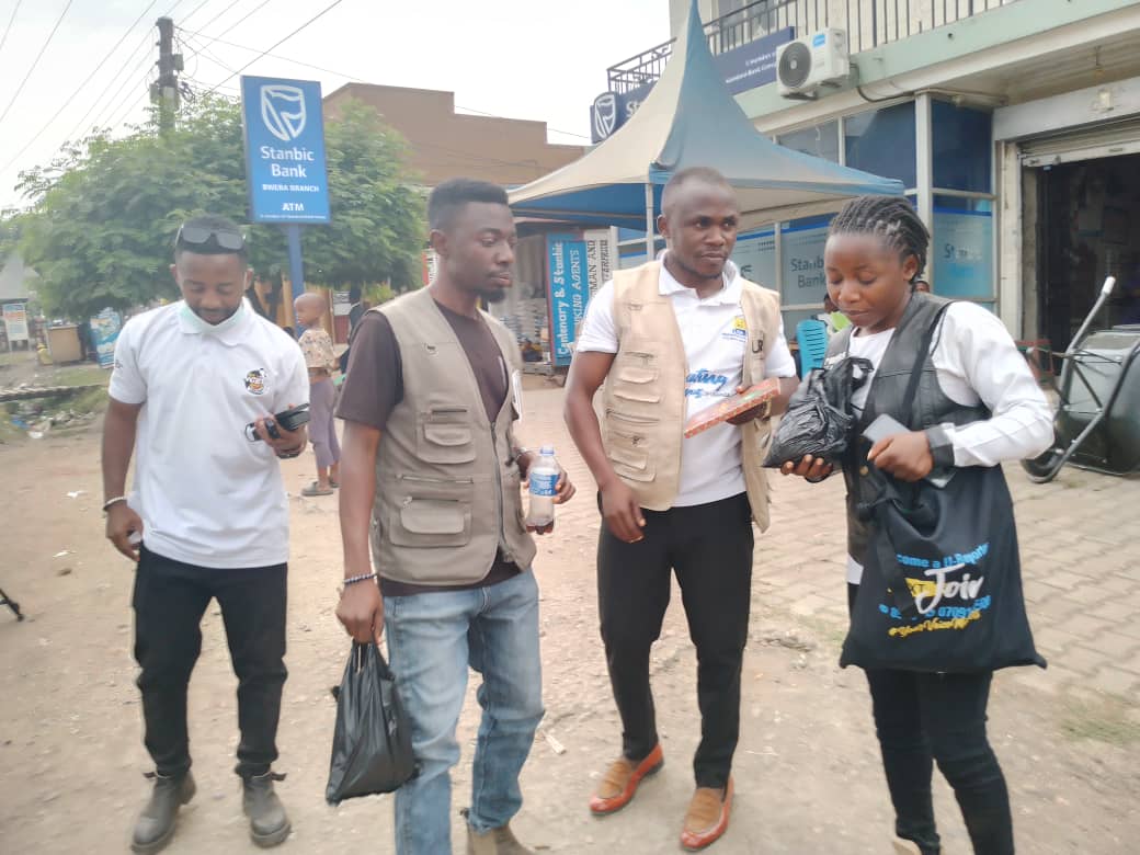 EvalyneKabugho's tweet image. Obaaa what deliberate steps is the government taking to support female journalists in Uganda to grow into leadership and decision-making positions within media institutions.? What is the government doing to ensure the safety and protection of female journalists during coverag