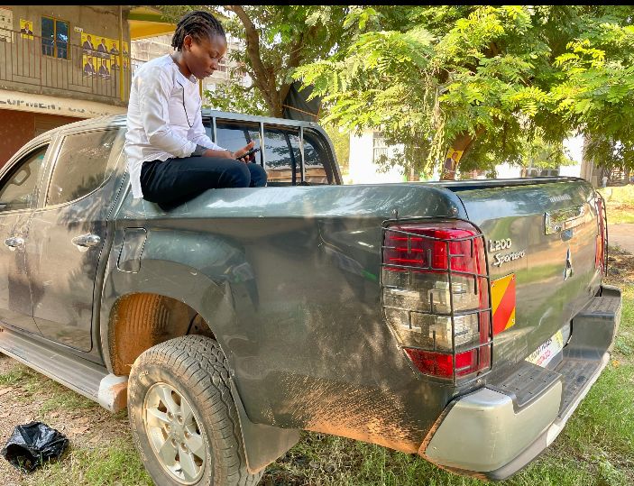 EvalyneKabugho's tweet image. Obaaa what deliberate steps is the government taking to support female journalists in Uganda to grow into leadership and decision-making positions within media institutions.? What is the government doing to ensure the safety and protection of female journalists during coverag