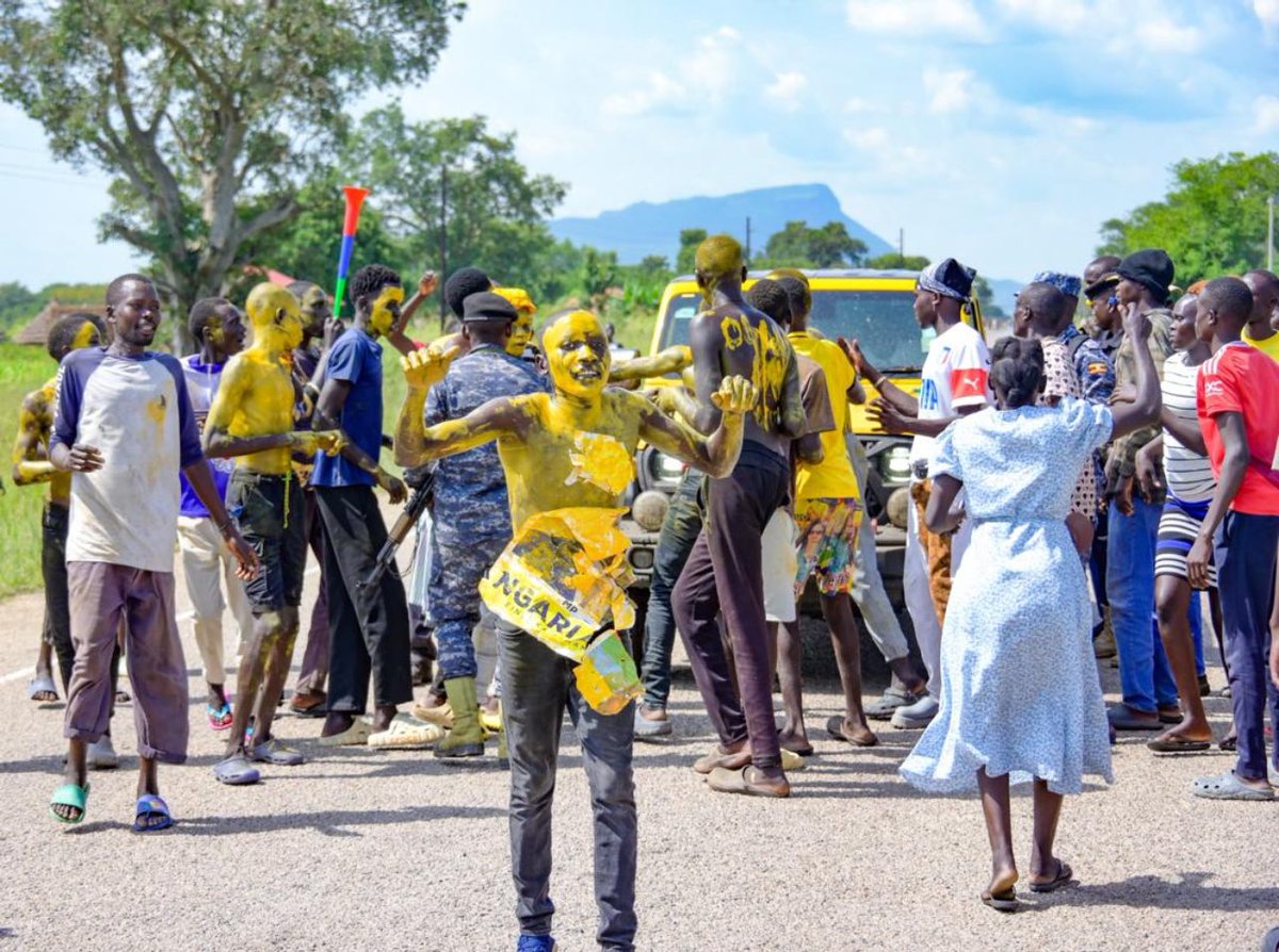 Ayebare Martin (@martinayebare5) on Twitter photo The Hon.Min <a href="/OgwangOgwang/">Peter Ogwang</a> with his constituents as they appreciate his developmental programs towards the area in Ngariam County, Katakwi District.
He is winning this come 17th this month π³οΈβοΈ
#NRMPrimaries #Ngariam4Ogwang
πΈ <a href="/BlessingKasyaba/">KA-SYA-BA πΈ</a> The Hon.Min <a href="/OgwangOgwang/">Peter Ogwang</a> with his constituents as they appreciate his developmental programs towards the area in Ngariam County, Katakwi District.
He is winning this come 17th this month π³οΈβοΈ
#NRMPrimaries #Ngariam4Ogwang
πΈ <a href="/BlessingKasyaba/">KA-SYA-BA πΈ</a>