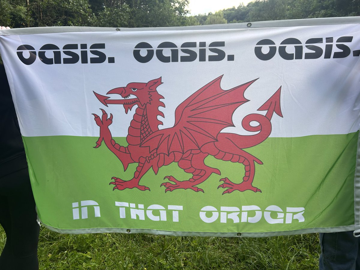Latest Oasis News (@scyhodotcom) on Twitter photo OVER THE VALLEY AND DOWN THE HILLY
WE’RE ON OUR WAY TO CARDIFF FROM CAERPHILLY
<a href="/oasis/">Oasis</a> #oasis #oasislive25 🏴 OVER THE VALLEY AND DOWN THE HILLY
WE’RE ON OUR WAY TO CARDIFF FROM CAERPHILLY
<a href="/oasis/">Oasis</a> #oasis #oasislive25 🏴