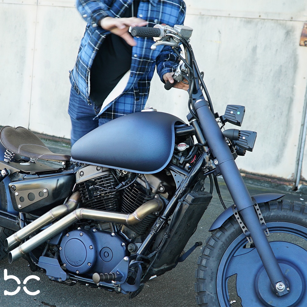 BobberCycleCOM's tweet photo. #twincam #softailslim #slim #softaildeluxe #bobber #chopper #harley #harleybobber #harleyspringer #harleychoppers #harleystyle #harleysoftail #harleylife #harleydavidson #KBC #instaharley #kustomkulture #vintagemotorcycle #softail #fatboy #deluxe #springer #springerfrontend https://t.co/Cfta5iHpaM