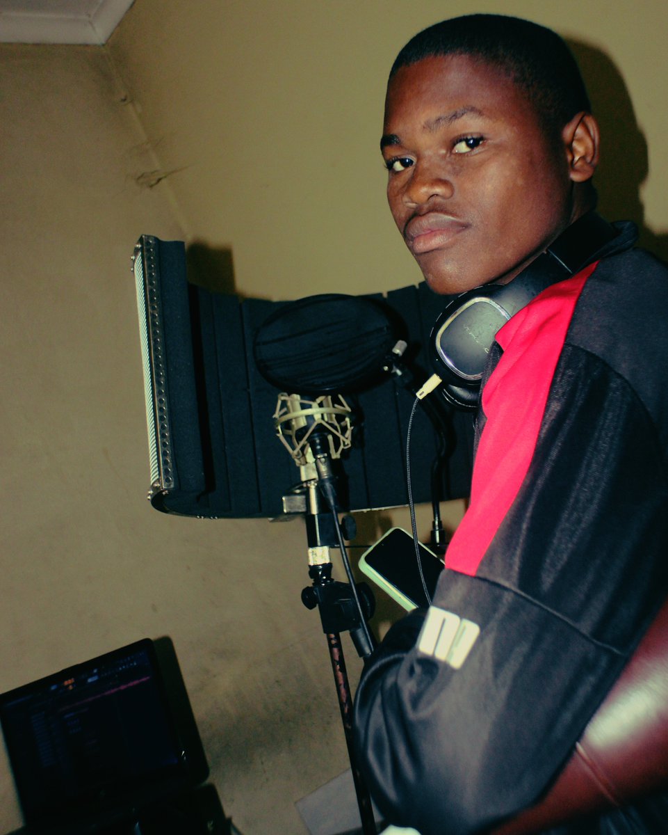 vibes_addictive's tweet photo. Real sessions. Real results.
> E150 = Full Song Package (Recording + Mix + Master + Coaching)
📲 DM “RECORD” or WhatsApp 76907837 to book yours!

#RecordingStudio #TiniTwitter https://t.co/du2hWkCcjL