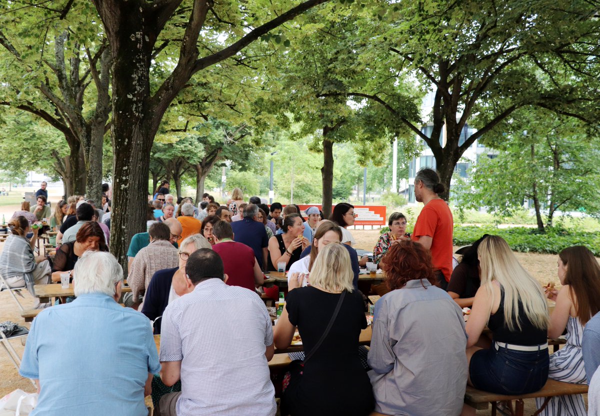 cnrs_ibmp's tweet image. 🎉🔥 Yesterday, the IBMP team gathered for our annual BBQ! A perfect mix of sunshine, good food, and great colleagues. Thanks to everyone who joined and helped make it such a fun and delicious event! 🌞🍽️ #BBQ #LabLife