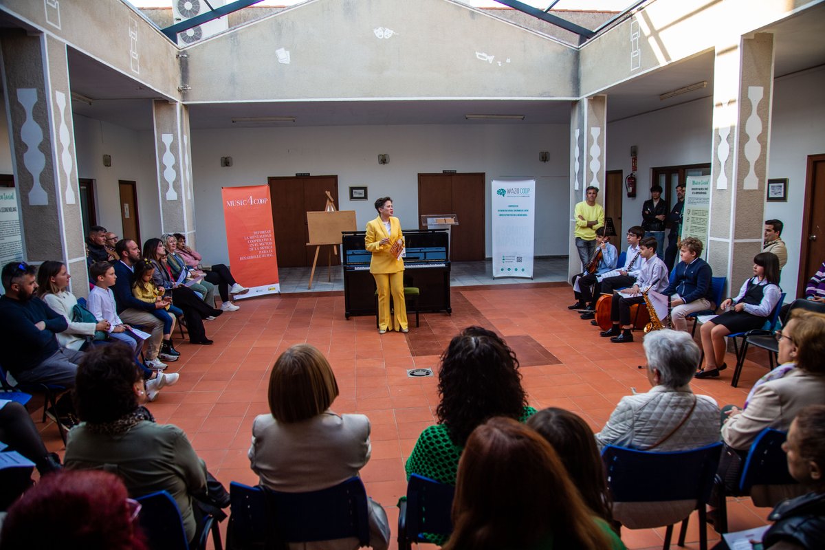WazoMagazine's tweet photo. 🎶👏 Gran éxito del concierto comunitario en Valdefuentes. El alumnado de la Escuela de Música de Valdefuentes y del Conservatorio de Cáceres nos regaló una noche llena de talento en #Music4CoopFest. ¡Gracias! #ODS #CulturaRural https://t.co/mlG4SpiH9b