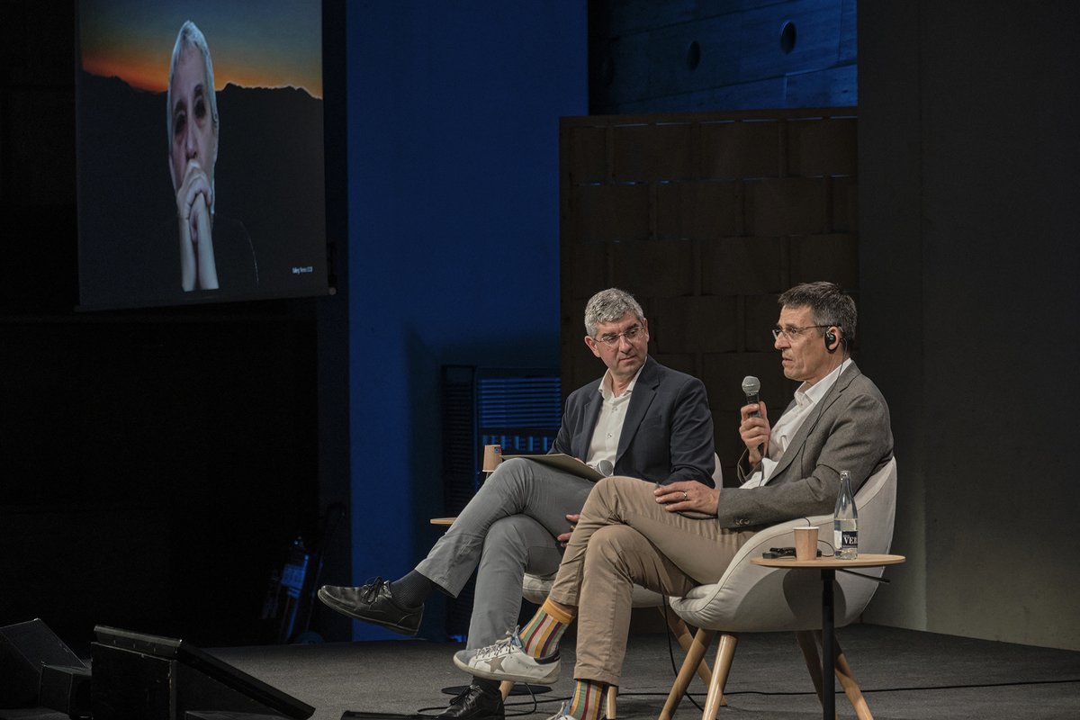 CCCBDebats's tweet image. 🧪 Recuperem les converses del programa cultural "Ciència radical" del @cececebe.
Un cicle extens on diferents experts ens han apropat a la recerca i els avenços de la ciència.
Impulsat per @ICFOnians, @_IFAE, @ALBAsynchrotron i @IBECBarcelona.
👉 cccb.org/ca/multimedia/…