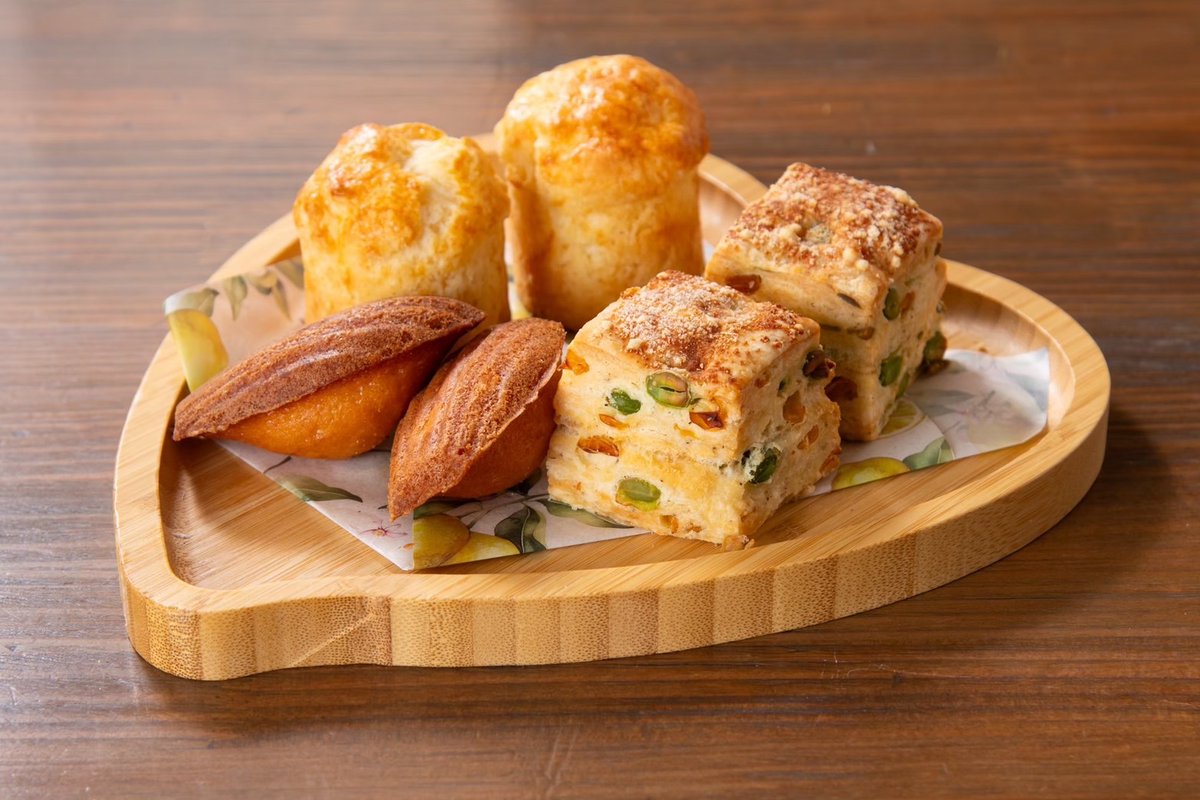 「ひまわりハニーアフタヌーンティー」がBISTRO FAVORI 代官山で7/5(土)より開催。ひまわりのように明るく、ハニーのように甘いスイーツで、優雅なティータイムを過ごしてみては🌻🍯
enjoytokyo.jp/event/2006707/