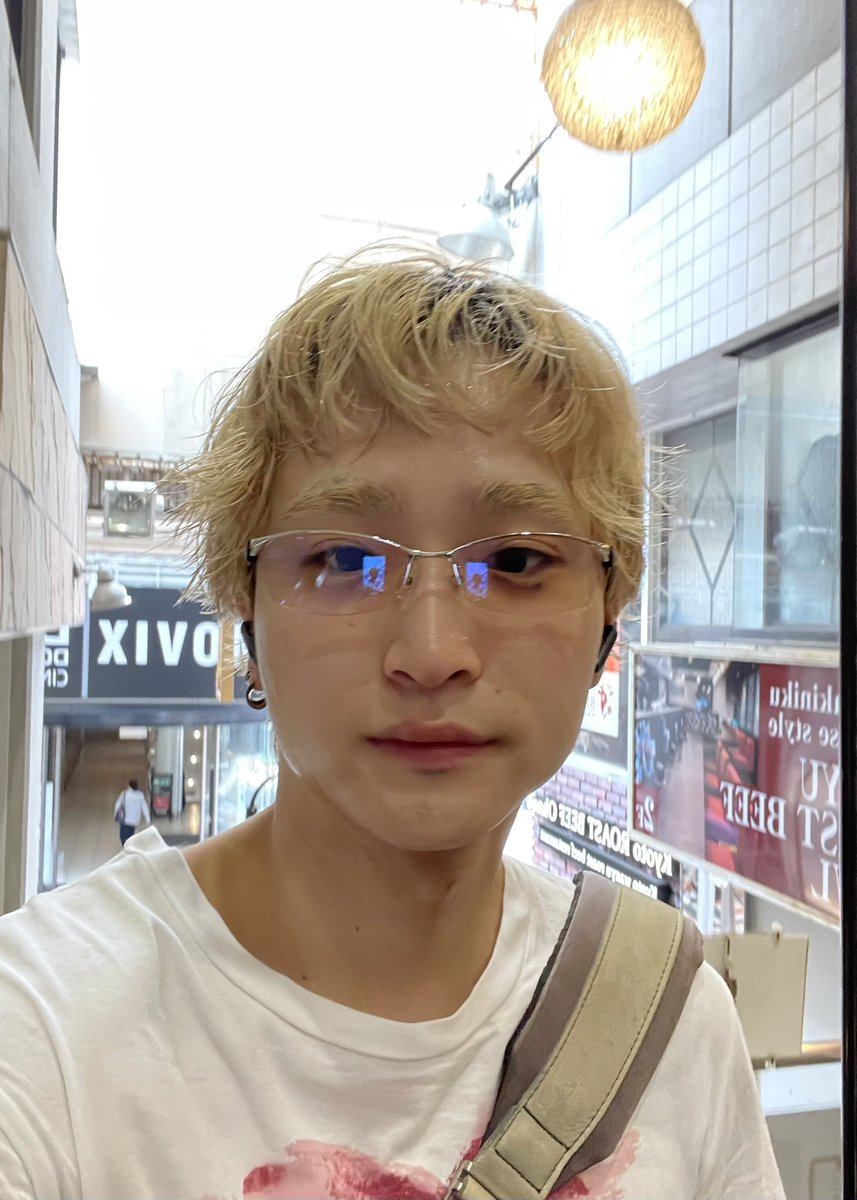 k0he1_5's tweet photo. 多汗すぎて粘土加工したみたいな俺と
哀川翔みたいなメガネ。 https://t.co/uQ3p2pmCZE