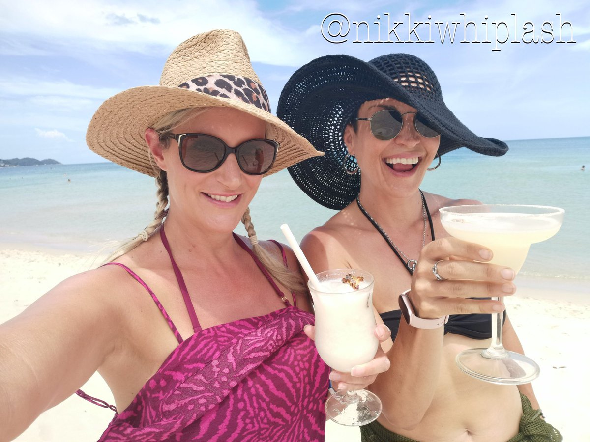 🥂 beach cocktails with <a href="/_Hunteress_/">The Hunteress</a>