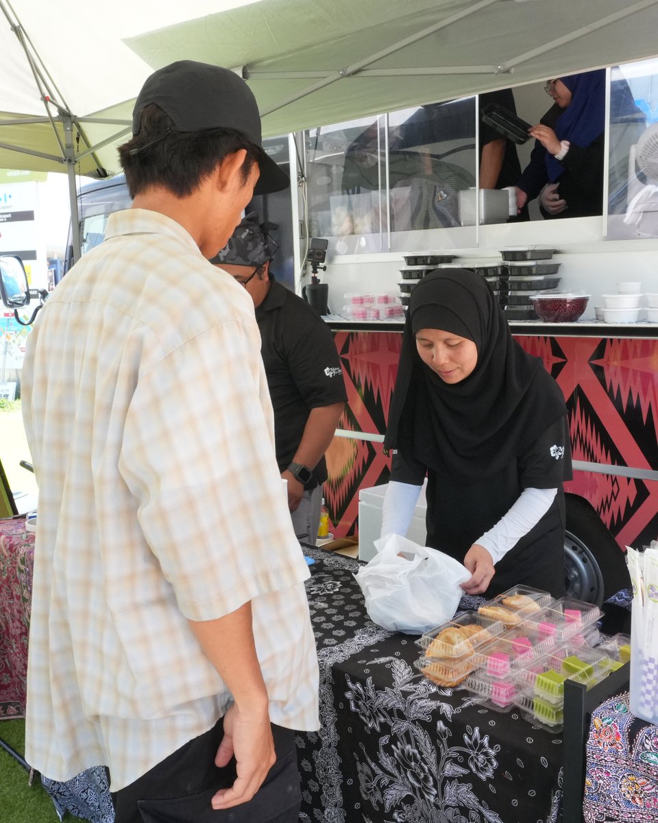 【🌺マレーシアフェア2025大阪の思い出🌺】

マレーシアフェア2025大阪での素晴らしい思い出をシェアします🇲🇾💗

多くの素敵な出会いがあり、感謝の気持ちでいっぱいです✨
お越しいただいた皆様、本当にありがとうございました！

﹋﹋﹋﹋﹋﹋﹋﹋﹋﹋﹋﹋﹋﹋﹋﹋﹋﹋
【🌺Memories of Malaysia