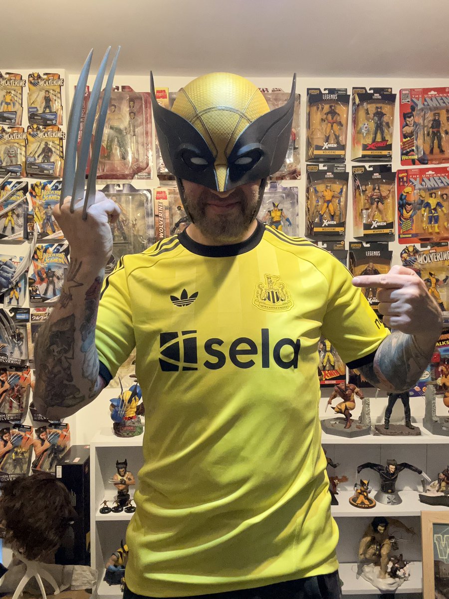 WolverSteve's tweet image. Combining my fave things with my new #ToonArmy #NewcastleUnited yellow shirt with #Wolverine #74 

#LFG #Wolverine #SuperFan #Wolveroom #MarvelUK