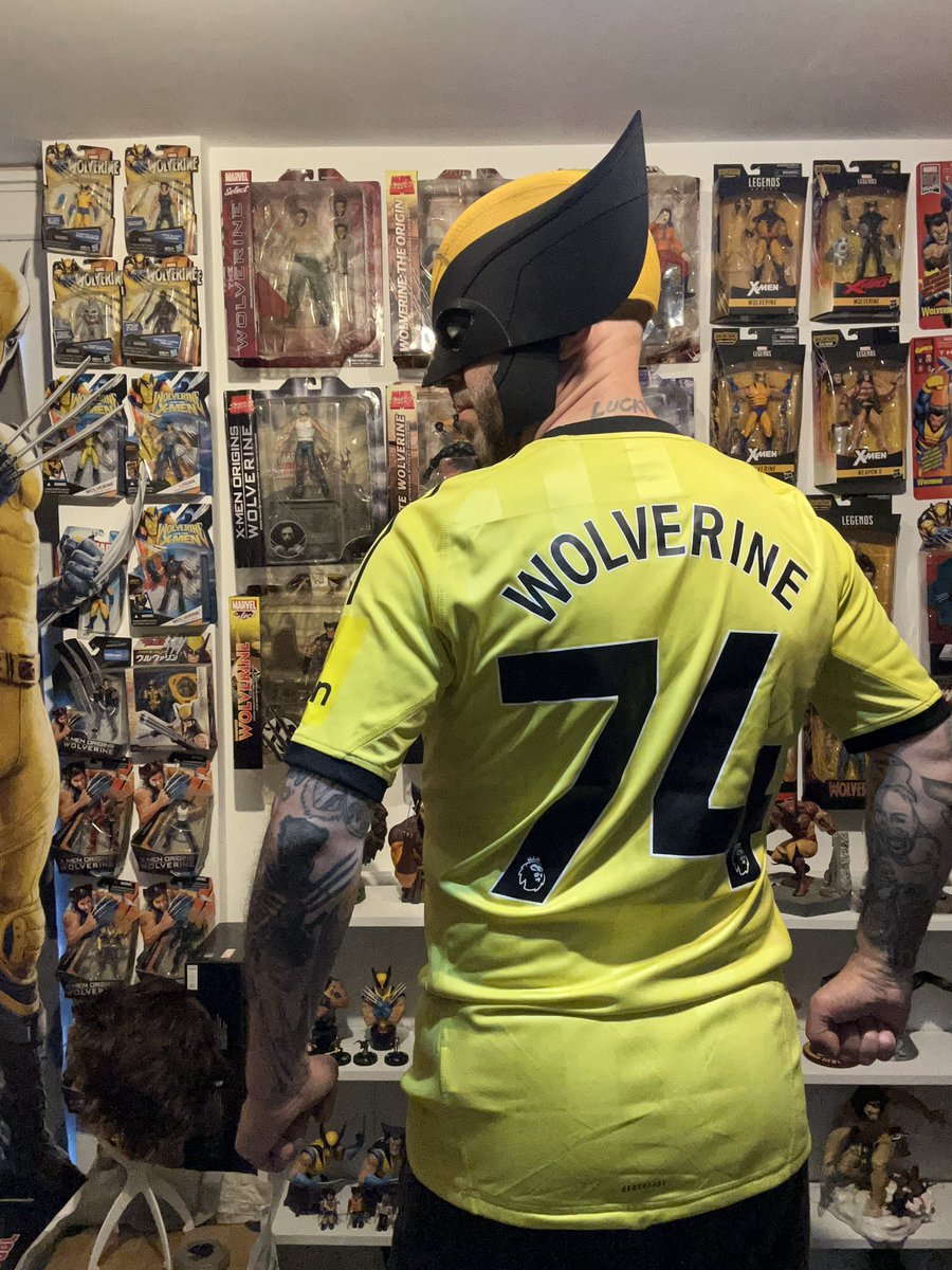 WolverSteve's tweet image. Combining my fave things with my new #ToonArmy #NewcastleUnited yellow shirt with #Wolverine #74 

#LFG #Wolverine #SuperFan #Wolveroom #MarvelUK