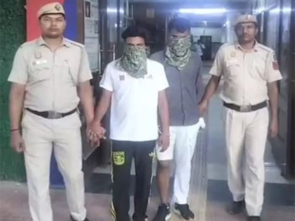 shil_astami's tweet photo. Astounding! Delhi Police cracked a staged robbery case in just 10 hours, arresting 2 and recovering 13 lakhs. A true testament to their swift action! #DelhiPolice #CrimeSolved #StagedRobbery #PoliceBravery Read more at https://t.co/Z7AXzAoLN7 https://t.co/ikkeZYi2Mw