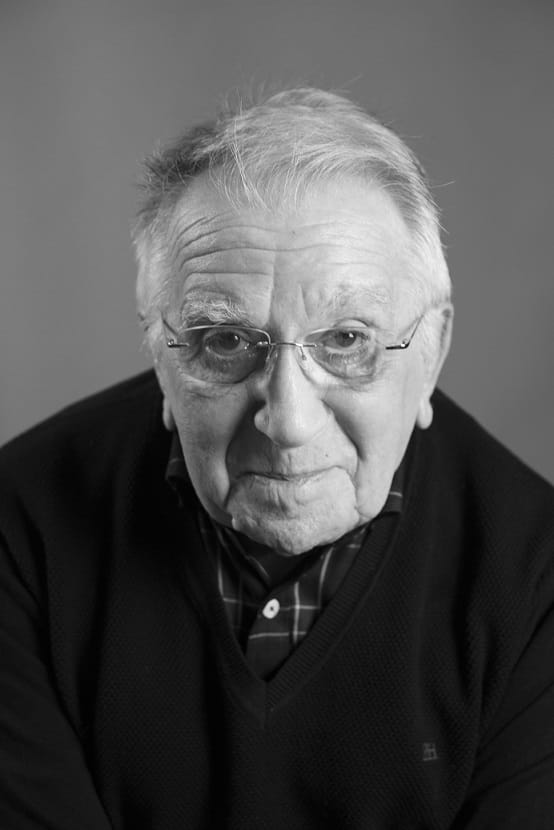 El Ayuntamiento de Gelves inaugura, esta mañana, el Parque de la Prensa Juan Holgado. Será un lugar para fomentar el periodismo y el pensamiento critico de los ciudadanos y un reconocimiento a Juan Holgado, un referente de periodista honesto y veraz, y de muy buena persona.