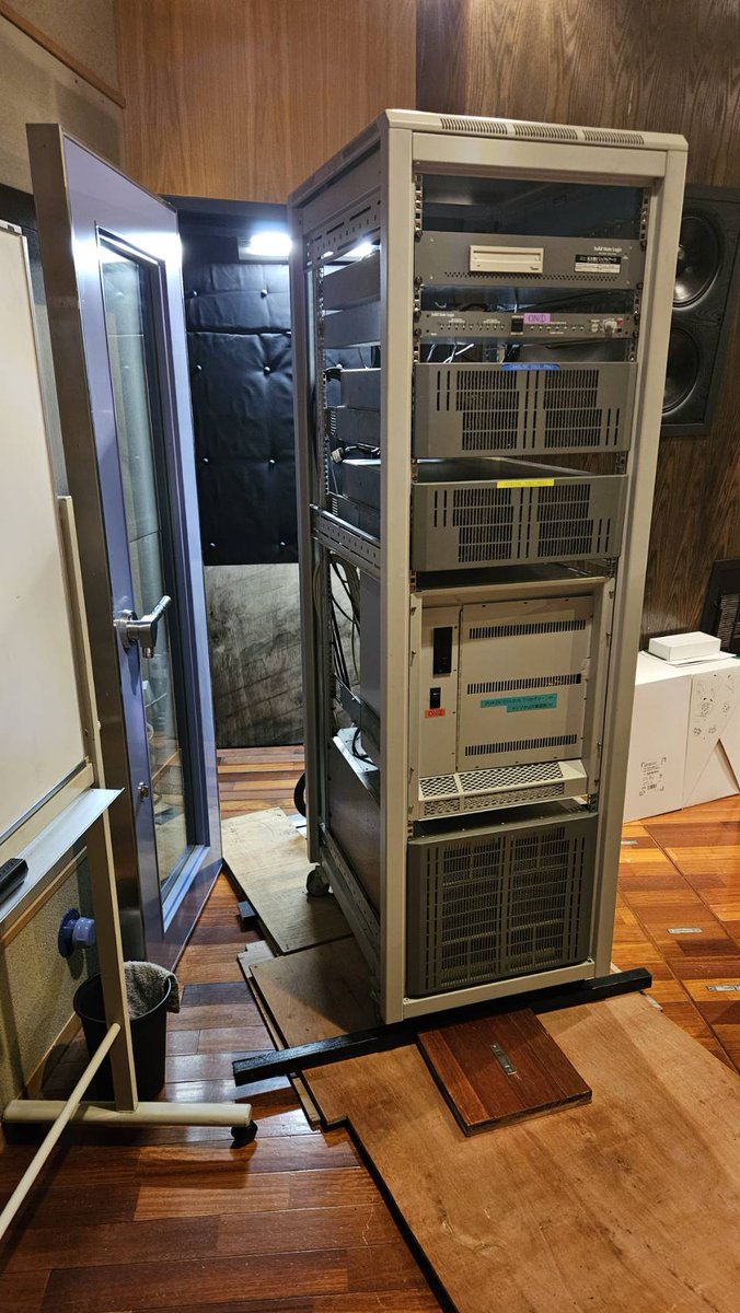 電源ルームのエアコンから水漏れ、恐ろしいことにならないように今日は休講でした
このタワーを二人で出したんだってすごい

#いつまでもつのか9000J