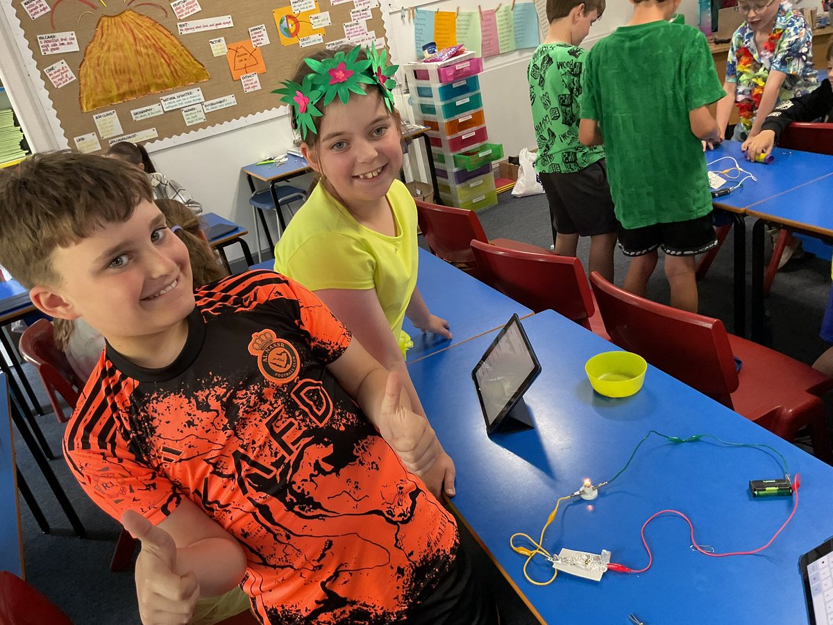 PDA_Y4's tweet image. Which switch is which? 🤷‍♀️ This week we’ve made a toggle switch, a turn switch and a push to make switch and they actually worked! #pdadt #pdascience