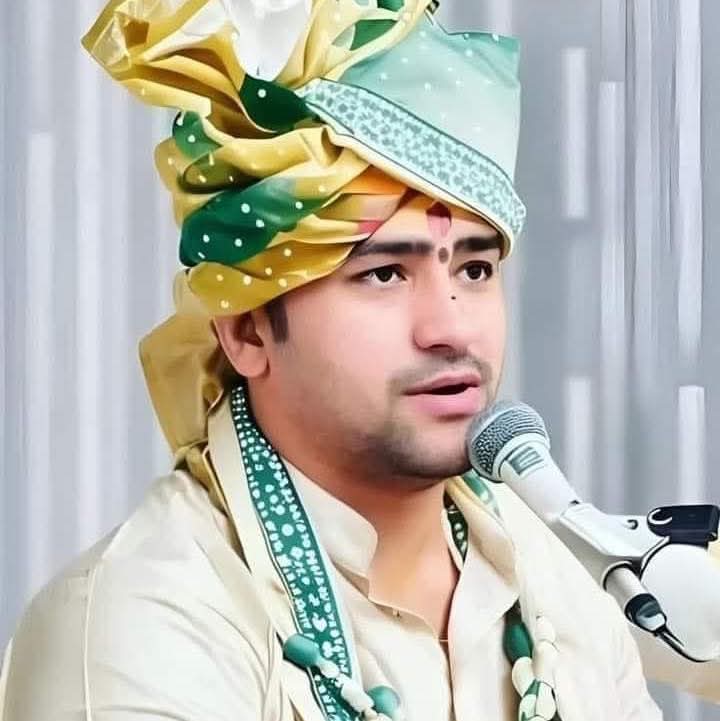 संपूर्ण विश्व में हिन्दुत्व की अलख जगाने वाले, हिन्दू राष्ट्र की बात प्रखरता के साथ रखनेवाले पूज्यपाद पं.धीरेन्द्र कृष्ण शास्त्री जी(बागेश्वर धाम सरकार)को अवतरण दिवस की पावन बेला पर अनंत शुभकामनाएँ एवं बधाई💐🎊श्री बालाजीमहाराज की कृपा से आप निरंतर अपने लक्ष्य को प्राप्त करते रहे