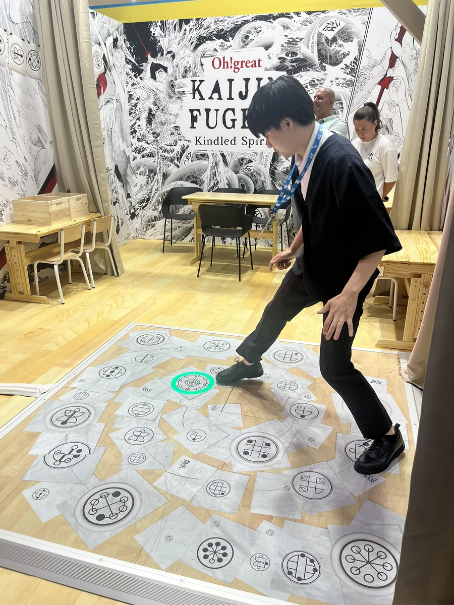 KAIJINFUGEKI_WM's tweet image. ジャパンエキスポ@フランス
『灰仭巫覡』特設ブースにて舞のゲームに挑戦しました! 仭とガオはすごいなぁと。挑戦した担当は汗だくです💦
#カイジンフゲキ