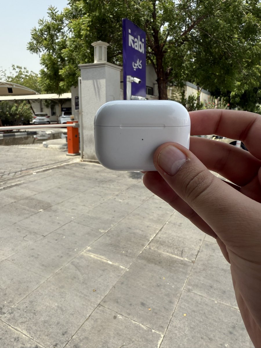 Revenan1_'s tweet photo. @rta_dubai I was right... https://t.co/OI1JPbwVIn