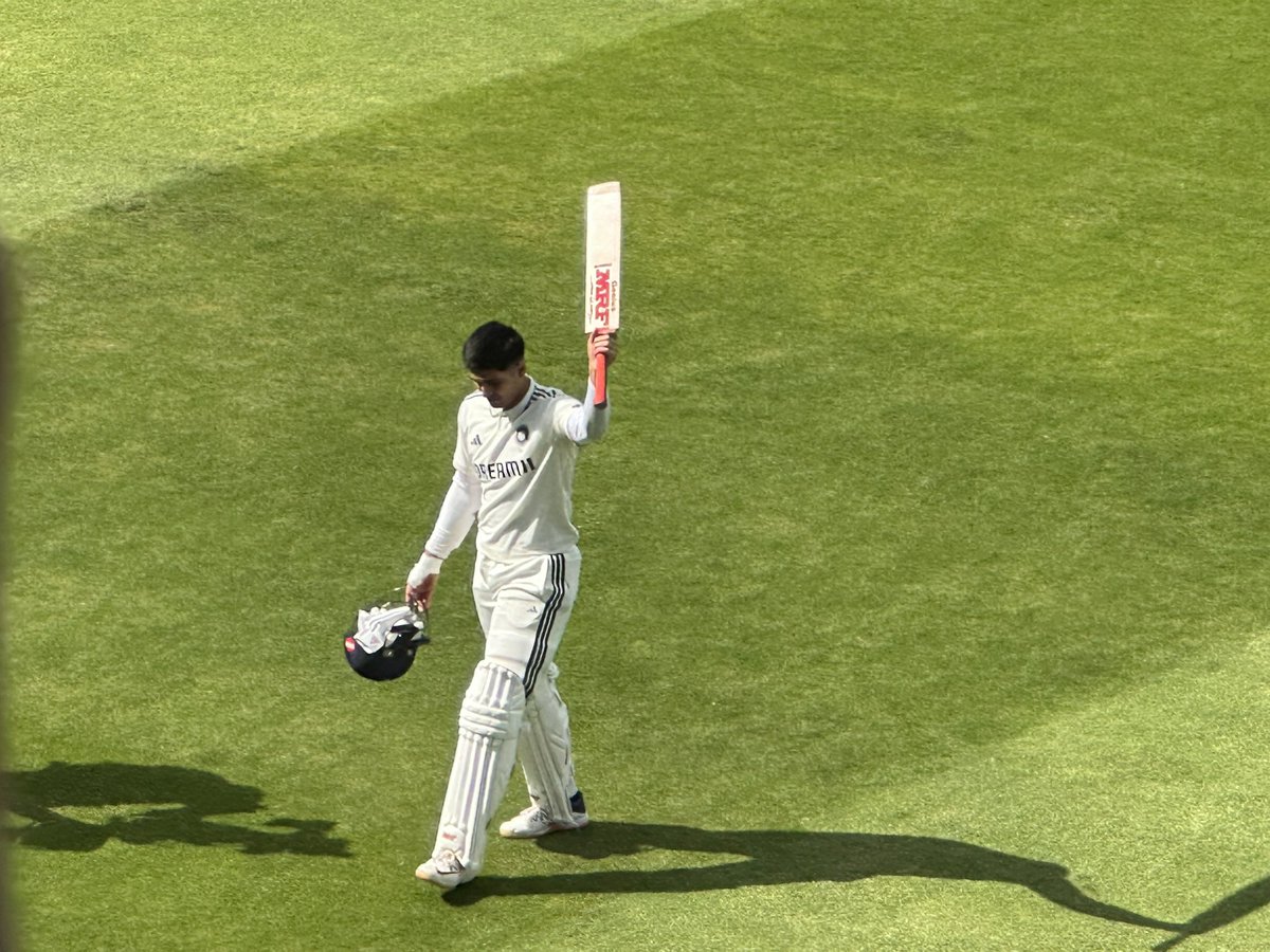amit050689's tweet photo. The day when prince became the king. A new chapter in indian batting royalty begins here at the hallowed Edgbaston.👑🏏
#ShubmanGill #INDvsEND #EdgbastonTest https://t.co/q93Io2KpSG