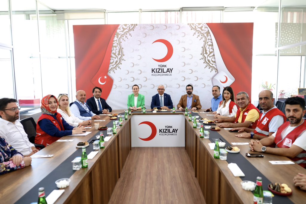 Genel Sekreterimiz Ramazan Saygılı; İstanbul programı kapsamında Avcılar, Küçükçekmece, Bağcılar, Güngören, Zeytinburnu ve Bayrampaşa Şubelerimizi ziyaret etti.

Ziyaretlerde, yürütülen hizmetler yerinde incelenerek Kızılay’ın bölgedeki faaliyetlerine yönelik değerlendirmelerde