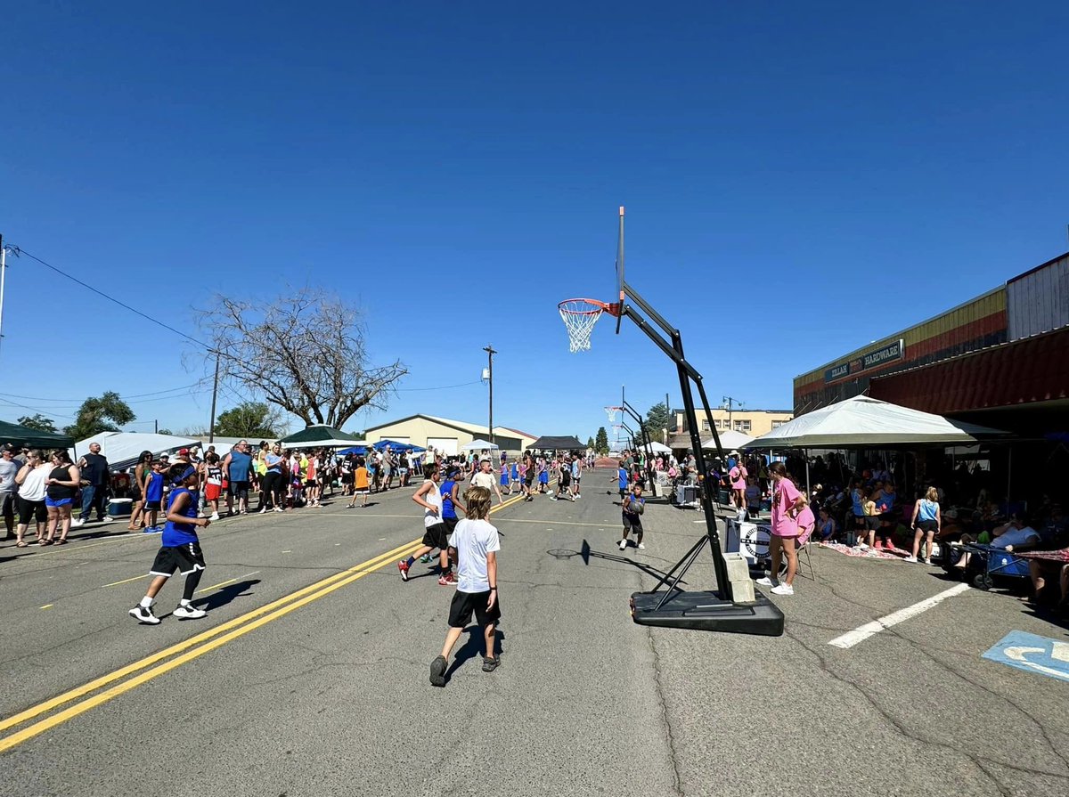 IT'S GO TIME! 99 teams, 396 participants, and more than 1000 people coming downtown! Such a powerful example of how sports and community pride can fuel economic growth by increasing tourism, supporting local businesses, and creating tons of family fun! 

cityofzillah.us/news_detail_T1…