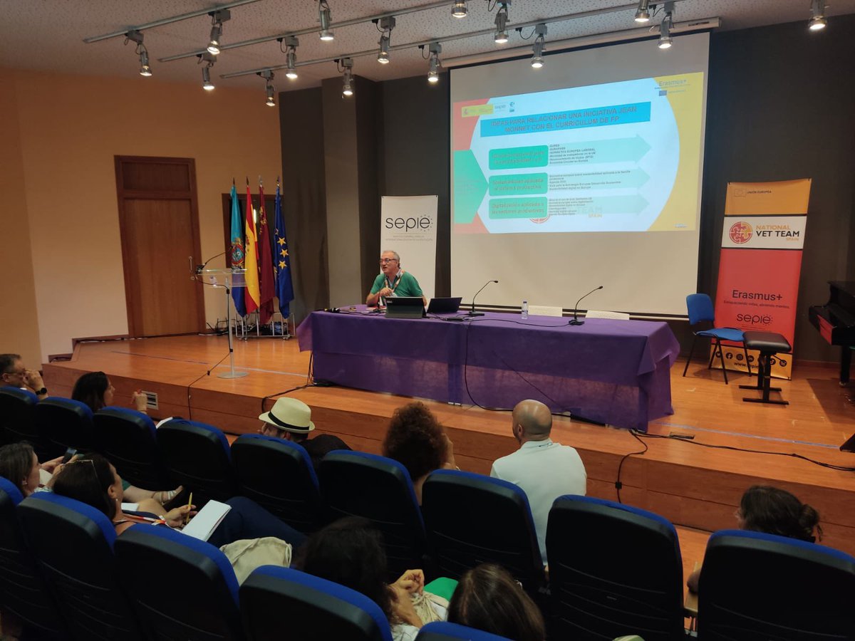 IES Hermanos Machado (@ieshnosmachado) on Twitter photo Nuestro Director ha participado en la Jornada Nacional del National VET Team celebrada en Murcia con un taller de aspectos clave para un proyecto Jean Monnet <a href="/EducaAnd/">Consejería Desarrollo Educativo y FP</a> #Internacionalización Nuestro Director ha participado en la Jornada Nacional del National VET Team celebrada en Murcia con un taller de aspectos clave para un proyecto Jean Monnet <a href="/EducaAnd/">Consejería Desarrollo Educativo y FP</a> #Internacionalización