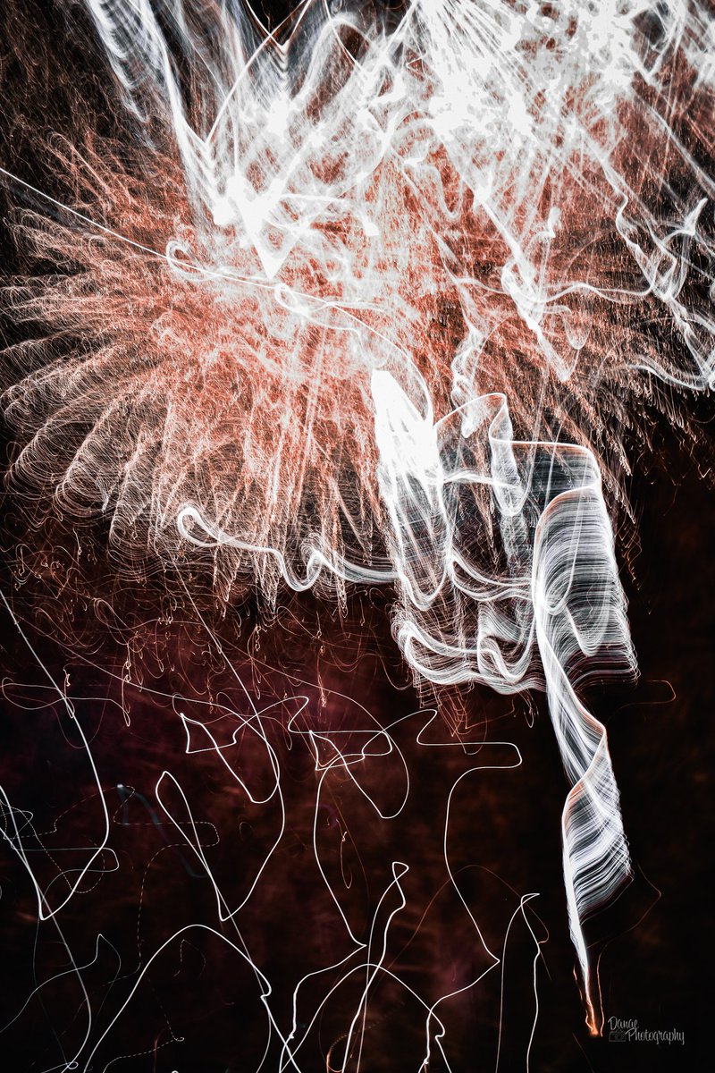 I absolutely love a good abstract moment! Fireworks + low shutter speed = awesome abstract art. Here are some firework shots from tonight. If you are celebrating Independence Day, please be safe, but have fun! 🙌🏻
