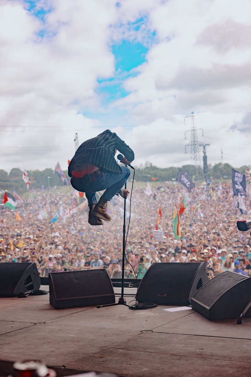 Kaiser Chiefs tweet media