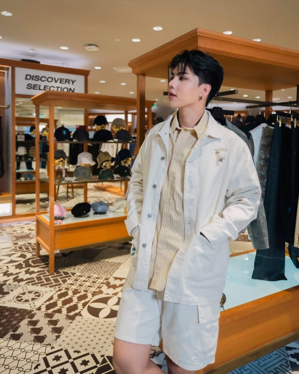 Fortfts_Trend's tweet photo. IG : siamdiscovery update
แสนจะหล่อ
꒰ @fort_fts ꒱ ᵔᴥᵔ
➷ #FortFTS ➷ #ComeFortZon ➷ #BabyFeat ➷
#SiamDiscoveryTheExplorer #DiscoverySelection #SiamDiscoveryXFortfts
#FlavorLab #SiamDiscovery #TheExploratorium #BeRevolutionary #ComePlayWithUs https://t.co/ek4mGtGSKo