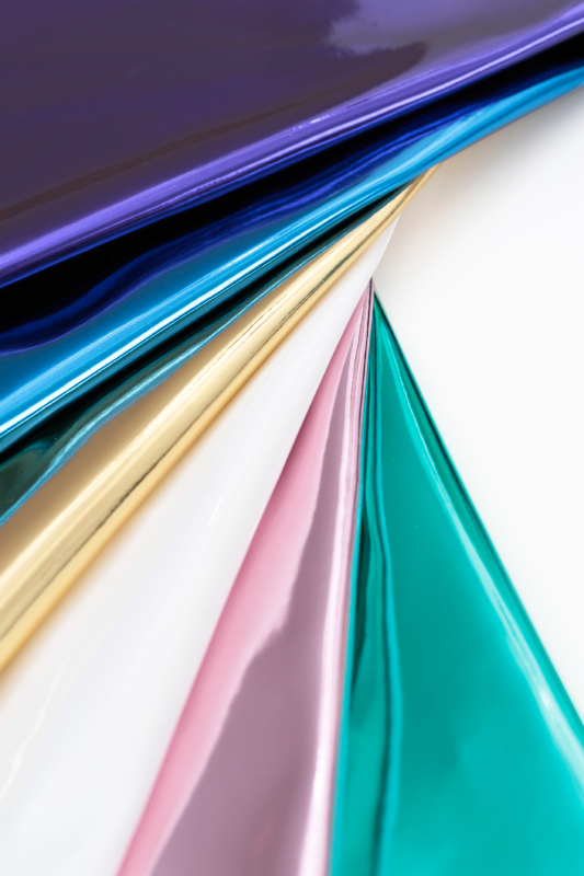 ✨👑メタルエナメル⚔️✨
全20色
➡️charanuno.com/j/k1a7s　

従来のエナメル生地には少なかったメタリック調のカラーです🤩🌟

光の反射が衣装に様々な表現を与えてくれます‼️

造形から、ポイントカラーまで、メタルカラーの装飾にオススメですよ😉💫