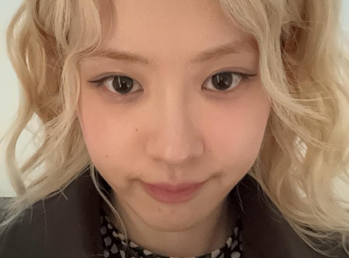 ON MY MIND OUT NOW
#Alex_ROSÉ_OnMyMind #OnMyMind
#ROSÉ <a href="/numberoneHQ/">numberoneHQ</a>