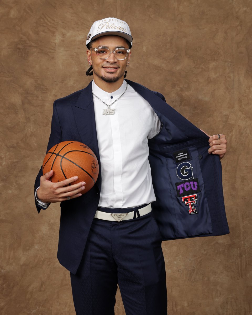 4⃣0⃣ to the <a href="/PelicansNBA/">New Orleans Pelicans</a> 

📸 Micah Peavy (<a href="/mjpv5/">Micah</a>)