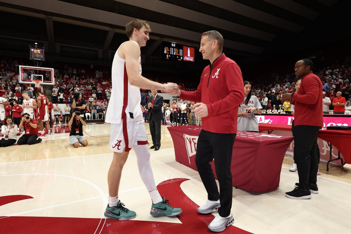 nate_oats's tweet image. Another member of #BlueCollarBasketball headed to Brooklyn! Congrats Grant and best of luck with the @BrooklynNets! #RollTide