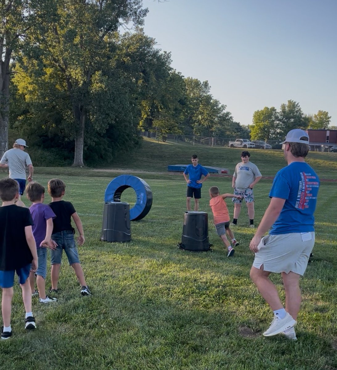 HeadcaseKicking's tweet image. Worked offensive and defensive skills with the elementary aged Minutemen yesterday and today.
Kickouts, Buck laterals, blitz targets, and tackling.
Smaller group tonight because of the weather, but tons of fun and learning!
Become Your Best!