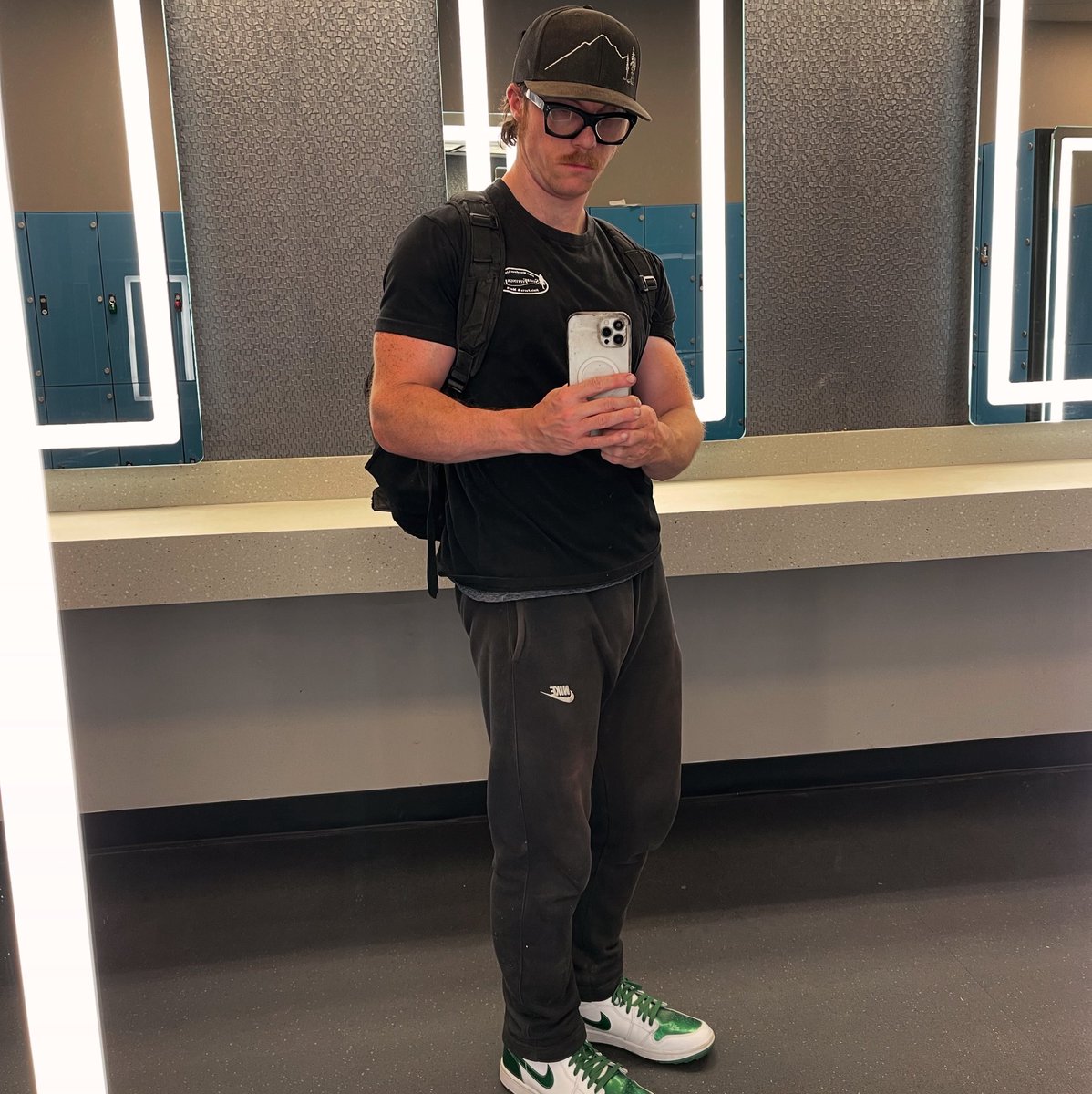 Jakewithstate's tweet image. YOU! YES YOU!!! Stop scrolling for a second and just know you matter, and are a badass ☺️