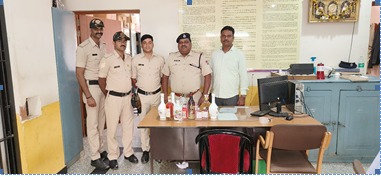 #OperationSatark: RPF/Yesvantpur &amp; Excise team seized an unclaimed white polythene bag containing 13 numbers of liquor bottles V/Rs. 13,185/- in Tr. No. 17310 at Yesvantpur Railway Station. Further, the said liquor bottles were handed over Excise Inspector, Bengaluru. <a href="/RPF_INDIA/">RPF INDIA</a>